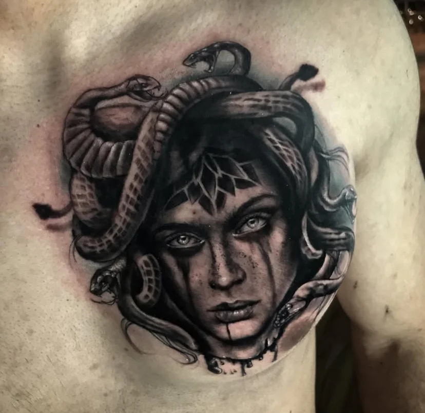 Tatuajes en Lóbulo de Oreja Cali